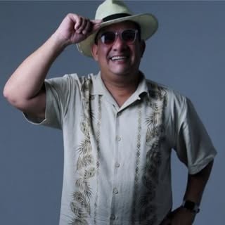 Foto pública de Instagram: Ray TV / Presentador